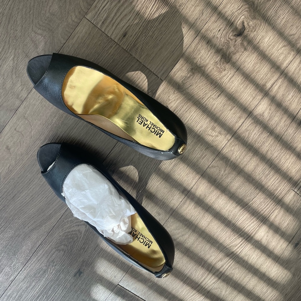 Michael Kors Elegant Black Peep-Toe Heels